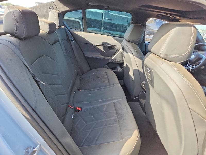 2024 BMW 540 XI 10