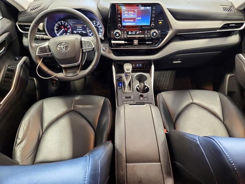 2022 TOYOTA HIGHLANDER XLE 8