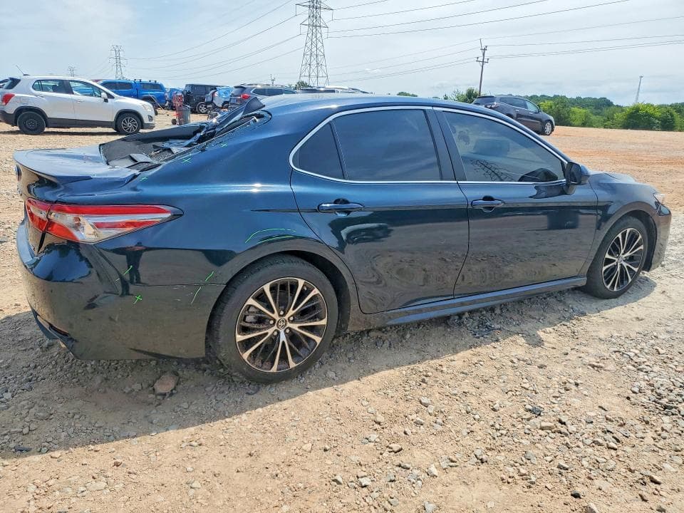 2018 TOYOTA CAMRY SE SE 3
