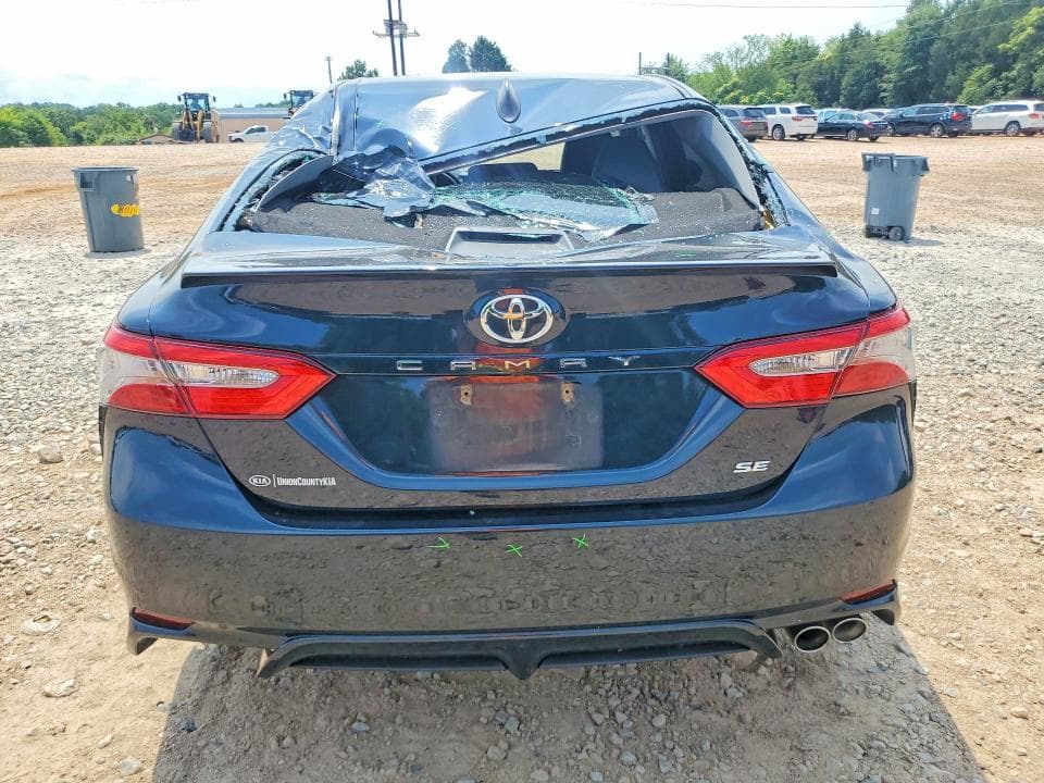 2018 TOYOTA CAMRY SE SE 6