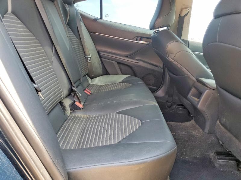 2018 TOYOTA CAMRY SE SE 10