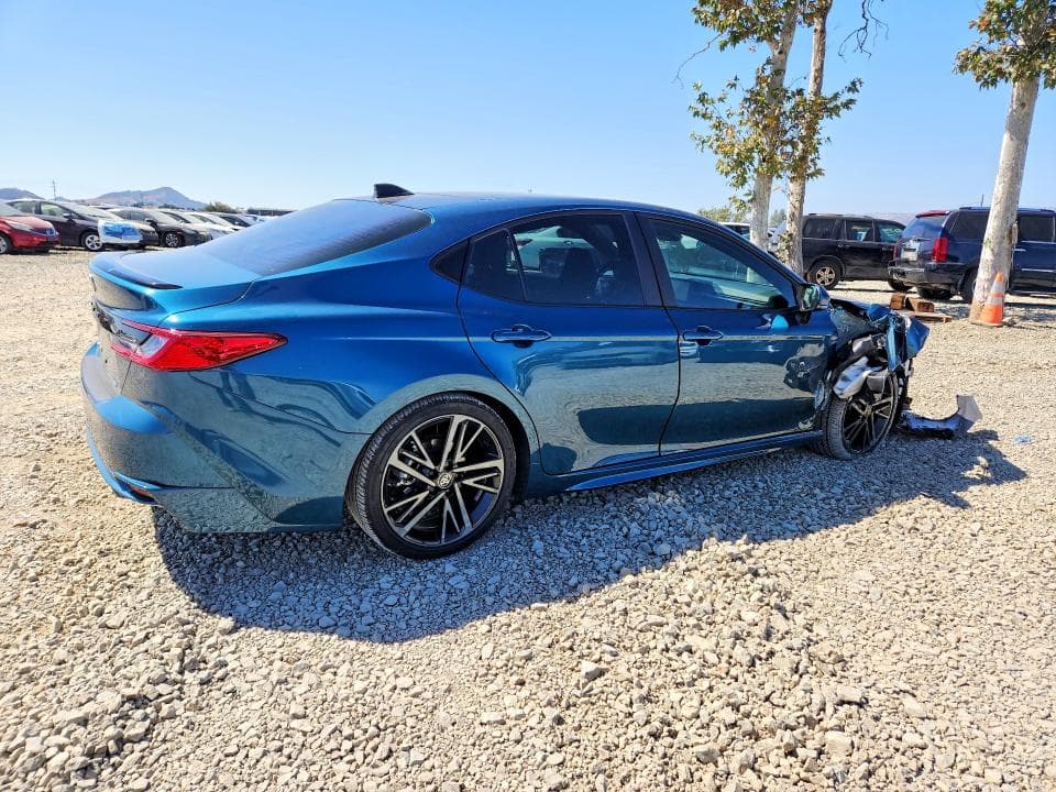 2025 TOYOTA CAMRY XSE 3