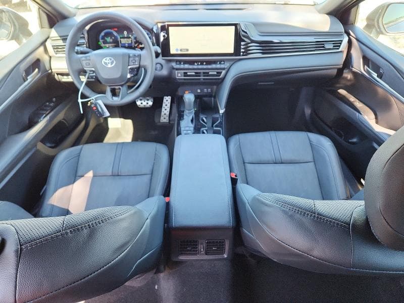 2025 TOYOTA CAMRY XSE 8