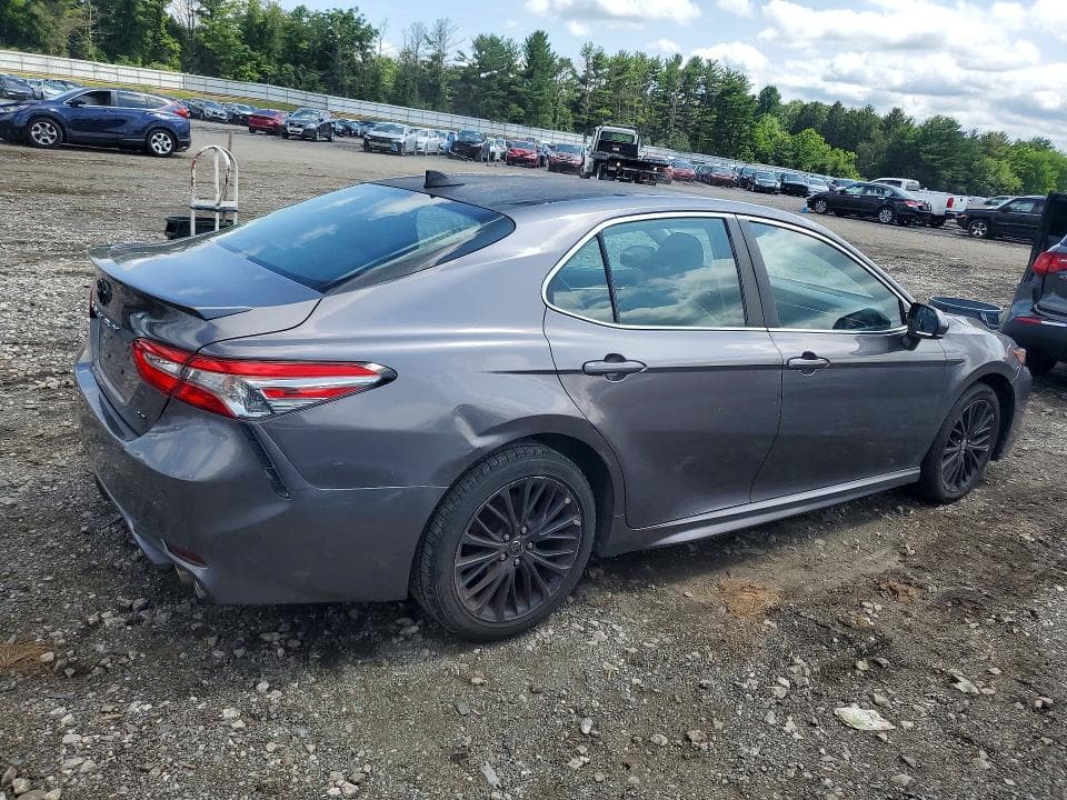 2019 TOYOTA CAMRY SE 3