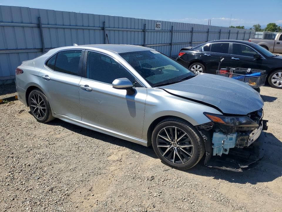 2021 TOYOTA CAMRY SE 4