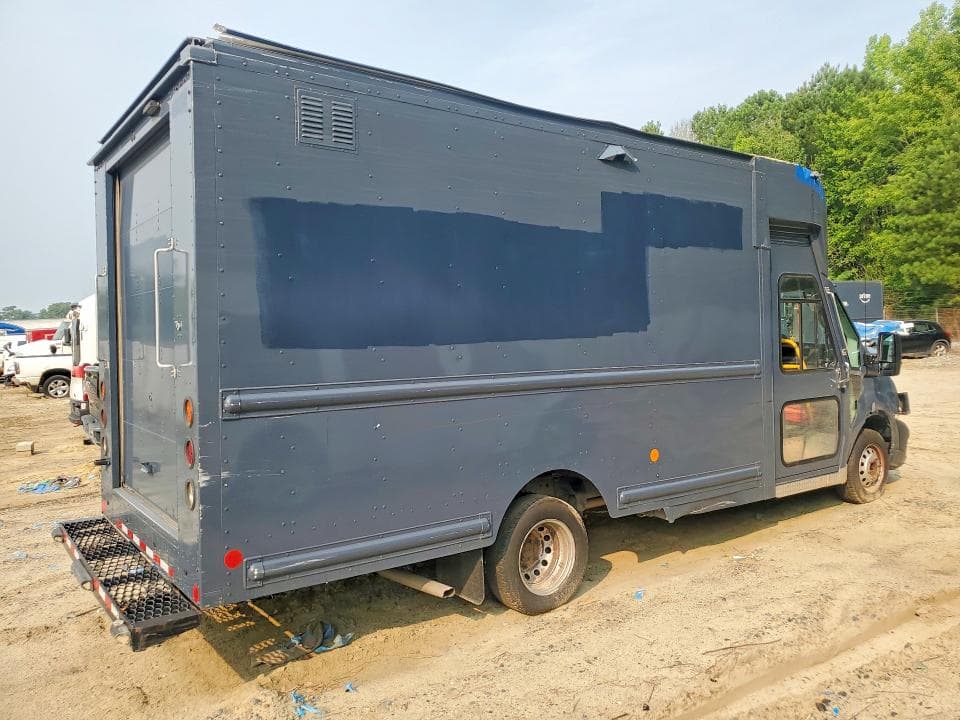2021 FORD TRANSIT DELIVERY TRUCK 3