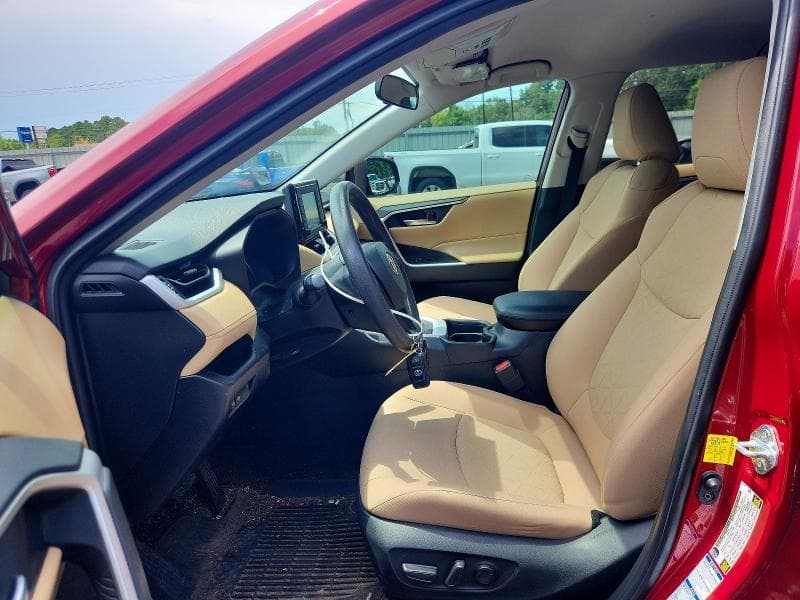 2021 TOYOTA RAV4 XLE 7