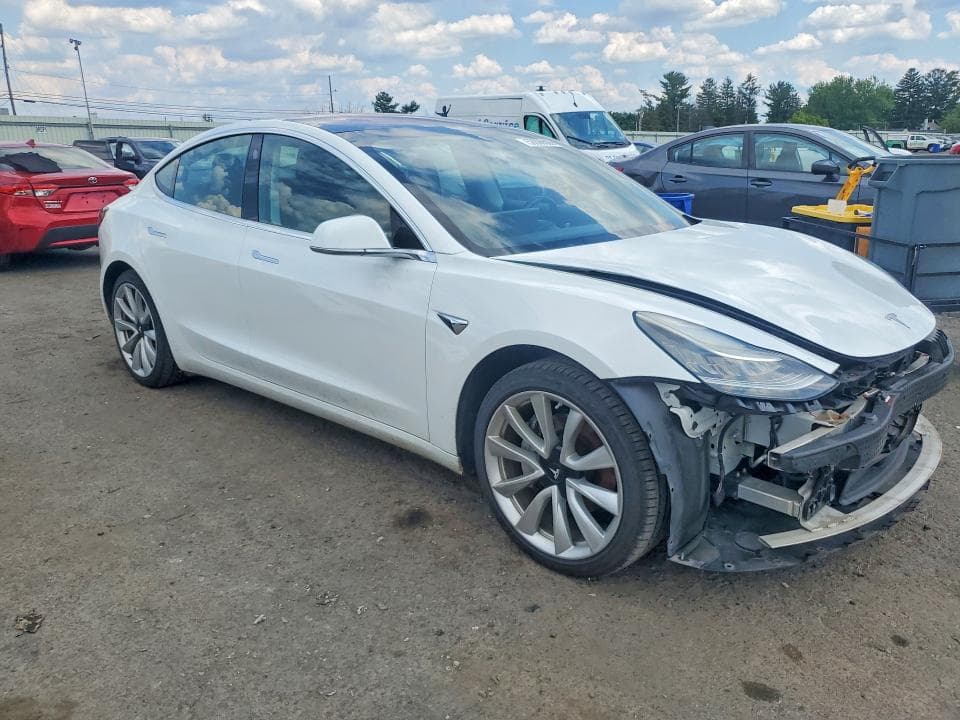 2018 TESLA MODEL 3 4