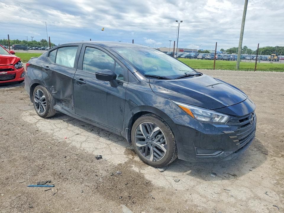 2025 NISSAN VERSA SR 4