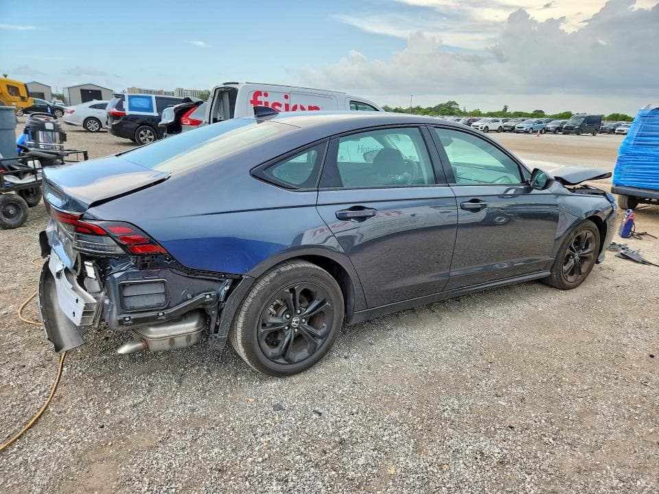 2025 HONDA ACCORD SE 3