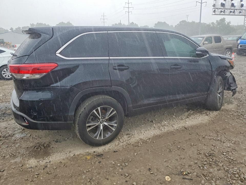 2019 TOYOTA HIGHLANDER LE 3