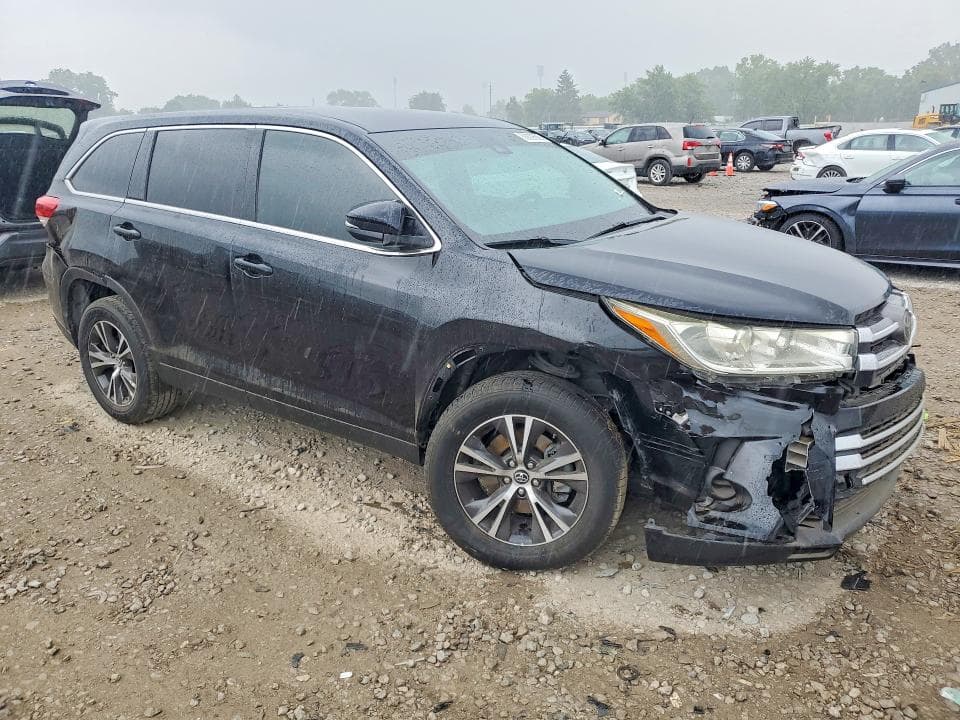 2019 TOYOTA HIGHLANDER LE 4