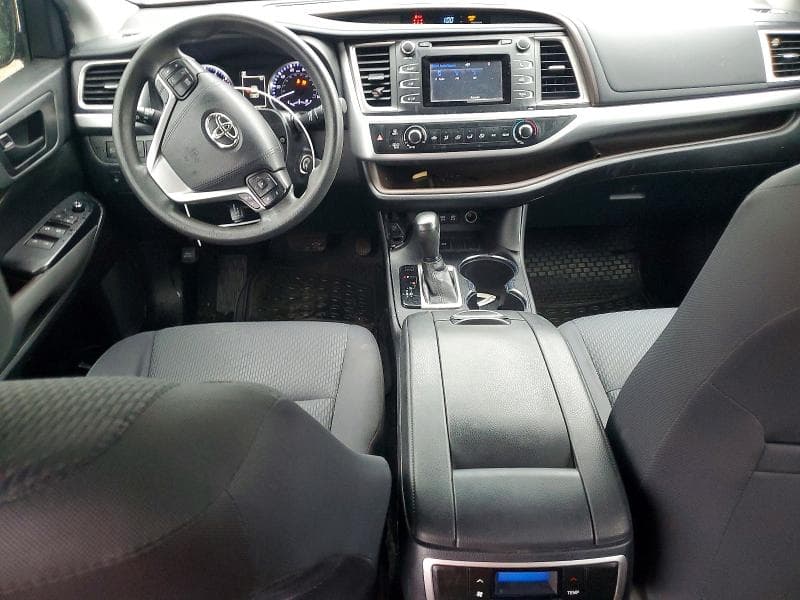 2019 TOYOTA HIGHLANDER LE 8