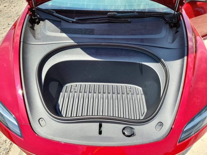 2026 TESLA MODEL 3 11