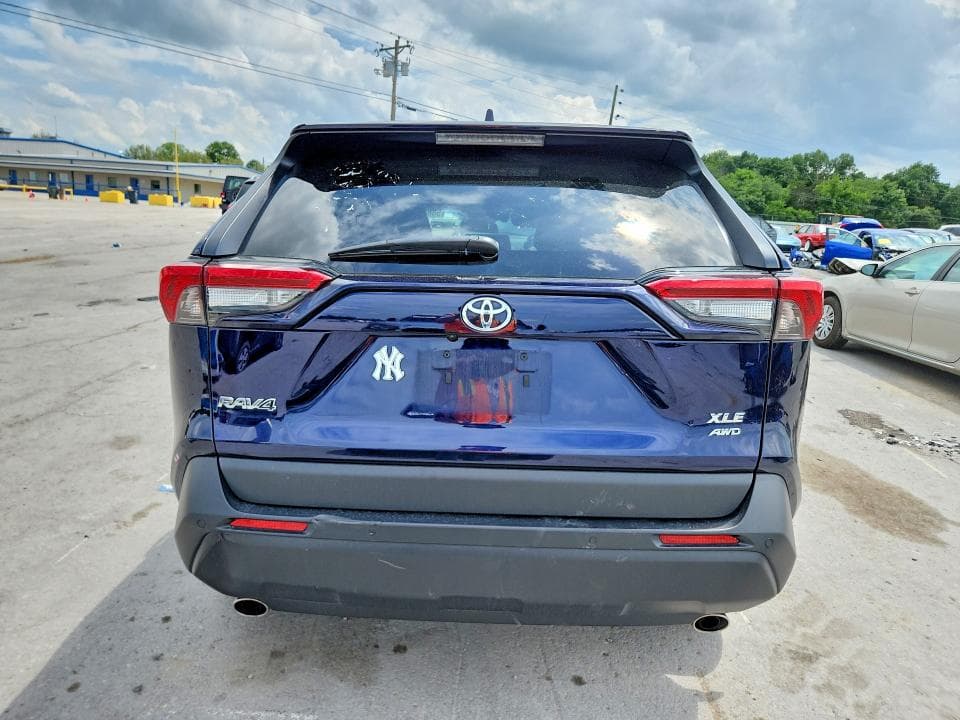 2024 TOYOTA RAV4 XLE PREMIUM 6