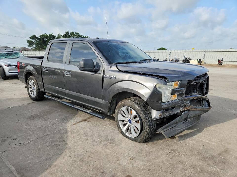2017 FORD F150 SUPERCREW 4