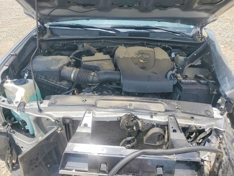 2022 TOYOTA TACOMA SR5 V6 11