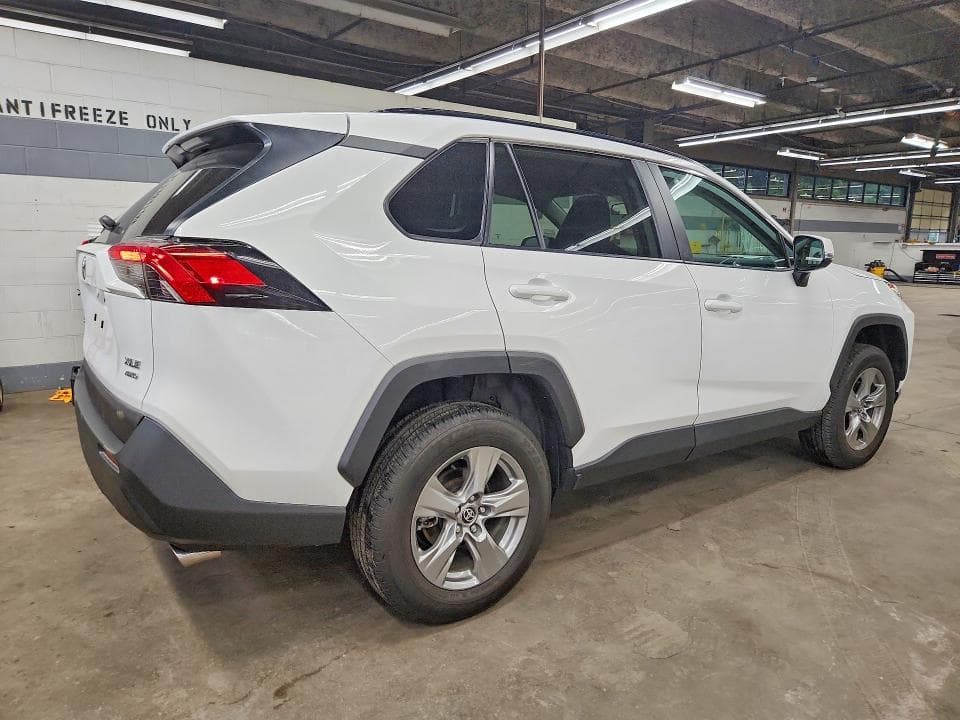 2024 TOYOTA RAV4 XLE 4