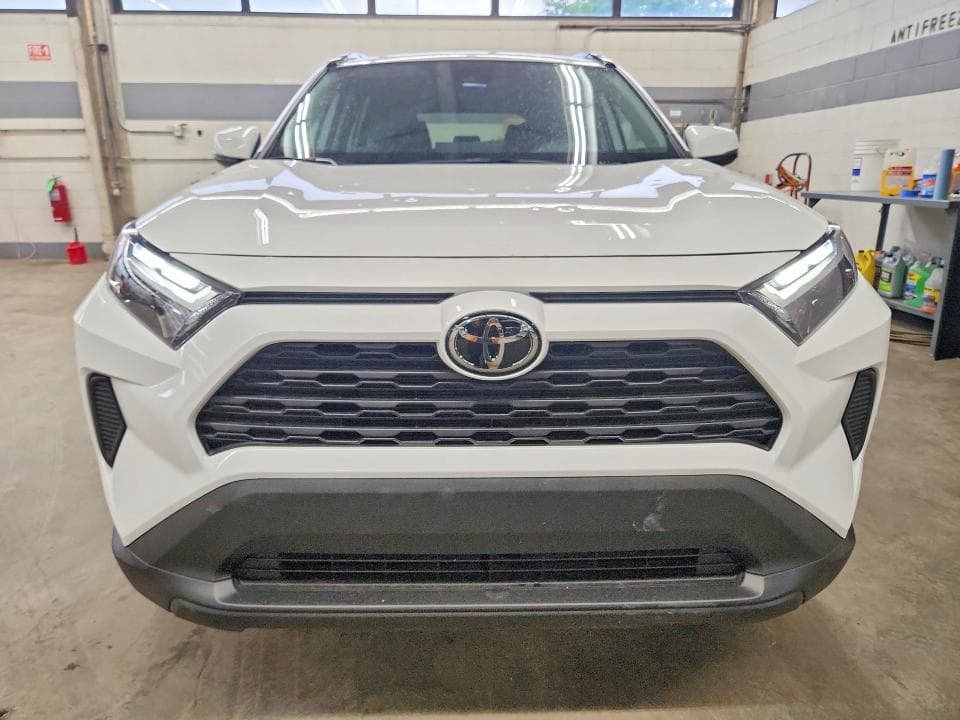 2024 TOYOTA RAV4 XLE 6