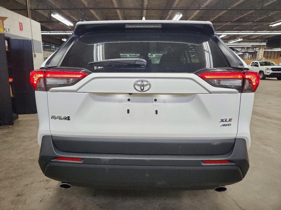2024 TOYOTA RAV4 XLE 7