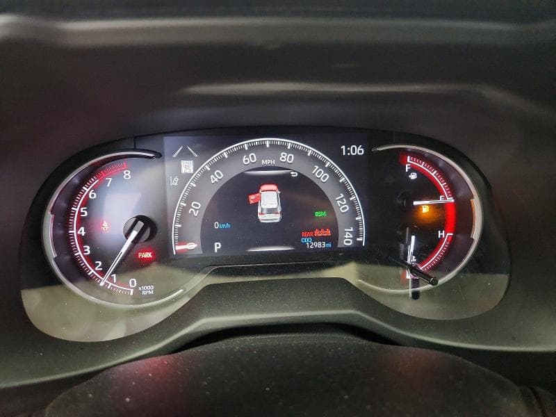 2024 TOYOTA RAV4 XLE 10