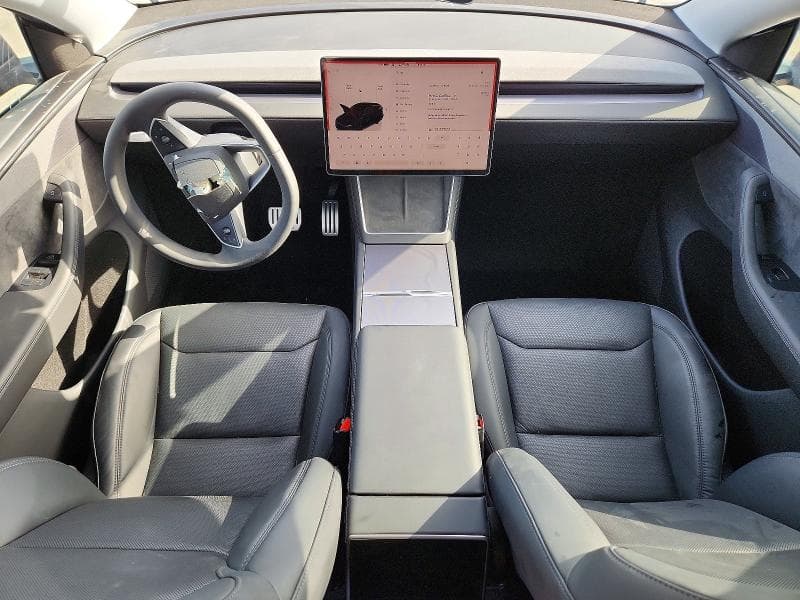2026 TESLA MODEL Y 8