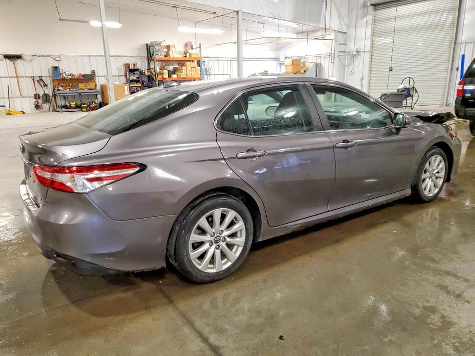 2020 TOYOTA CAMRY LE 3