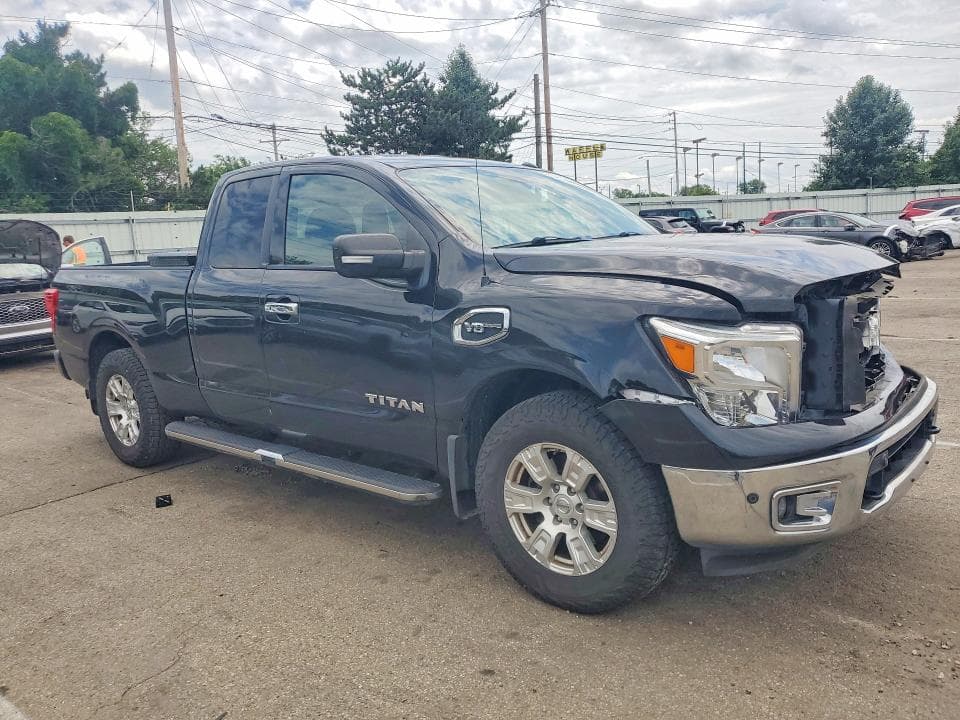 2017 NISSAN TITAN SV 4