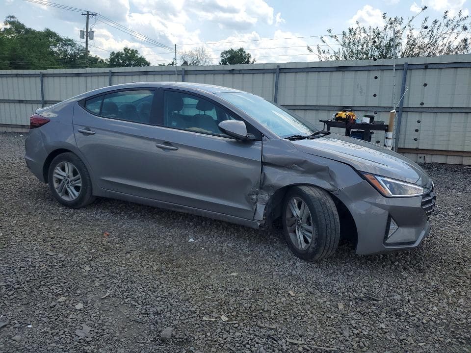 2020 HYUNDAI ELANTRA SEL 4