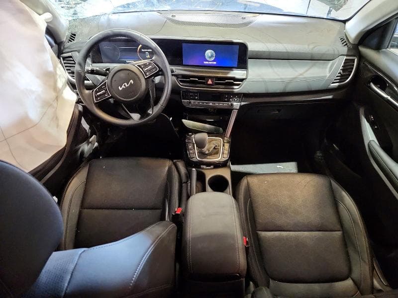 2025 KIA SELTOS EX 8