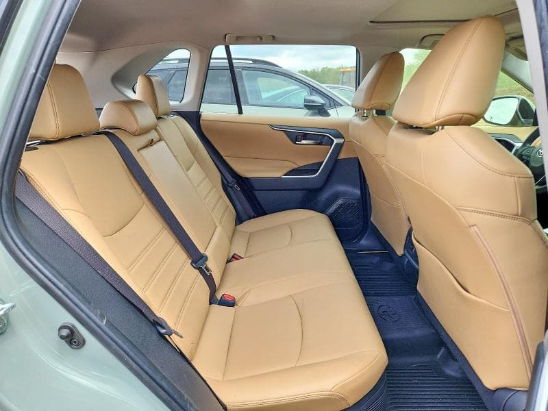 2023 TOYOTA RAV4 XLE PREMIUM 11