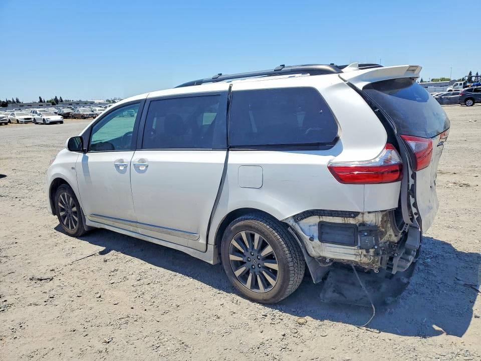 2020 TOYOTA SIENNA XLE PREMIUM 7-PASSENGER 2