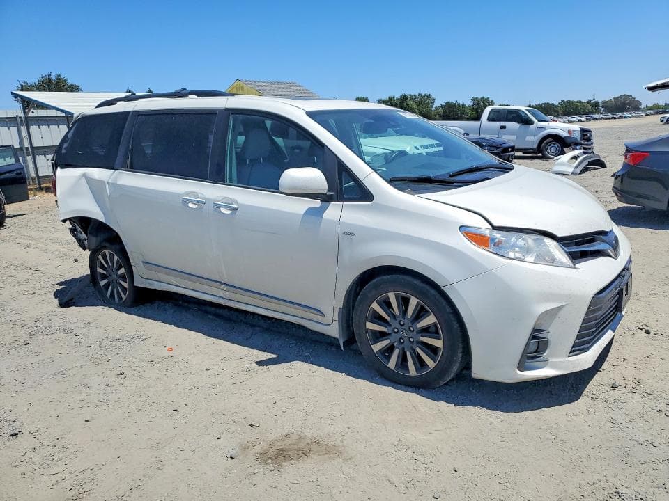 2020 TOYOTA SIENNA XLE PREMIUM 7-PASSENGER 4