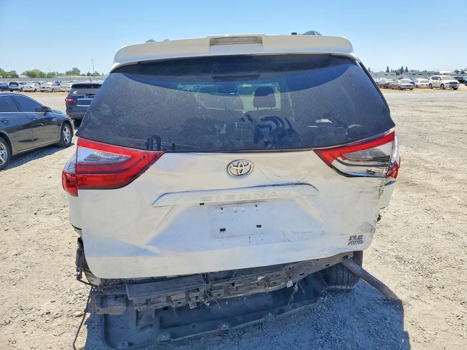 2020 TOYOTA SIENNA XLE PREMIUM 7-PASSENGER 6