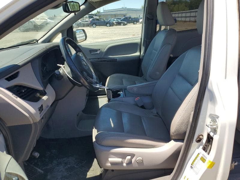 2020 TOYOTA SIENNA XLE PREMIUM 7-PASSENGER 7