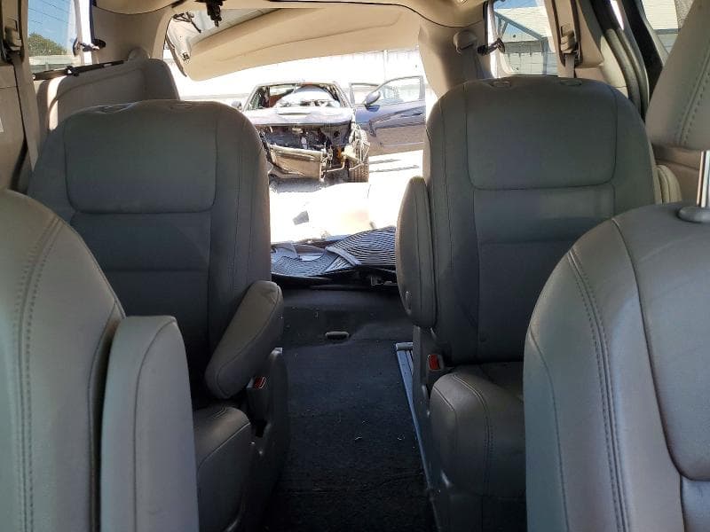 2020 TOYOTA SIENNA XLE PREMIUM 7-PASSENGER 10