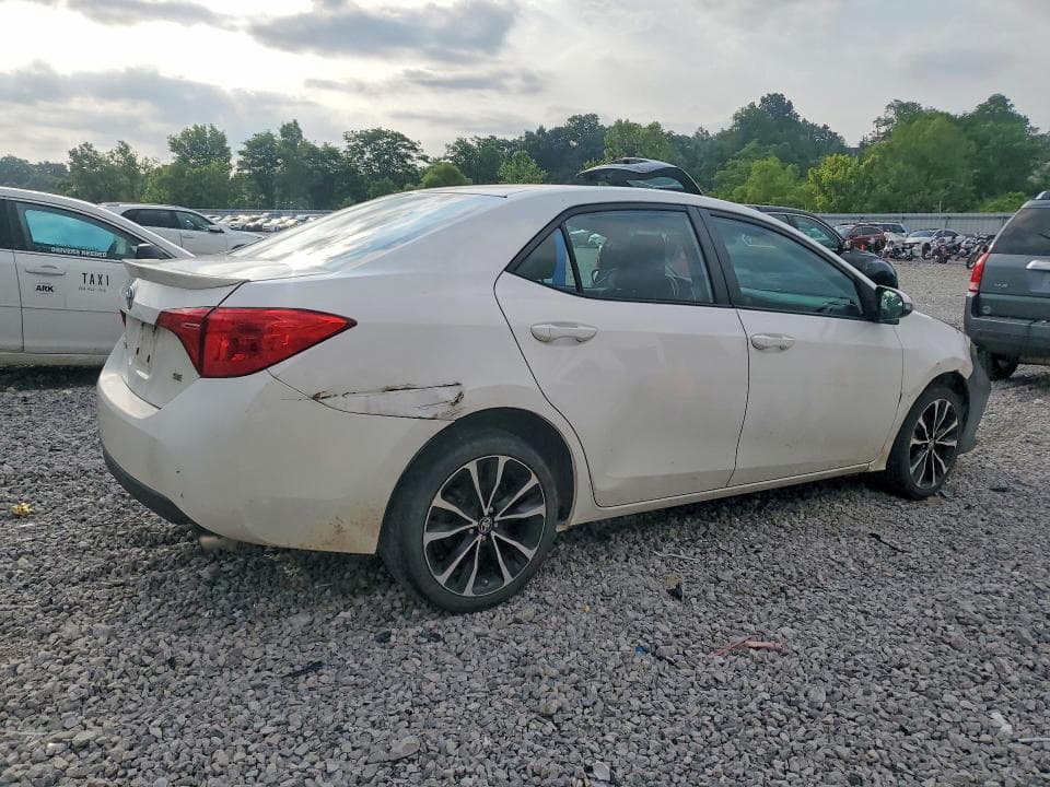 2017 TOYOTA COROLLA SE 3