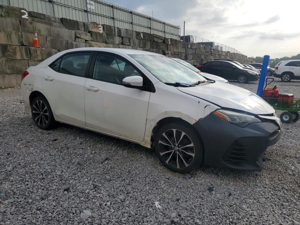 2017 TOYOTA COROLLA SE 4