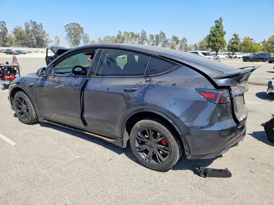 2024 TESLA MODEL Y 2