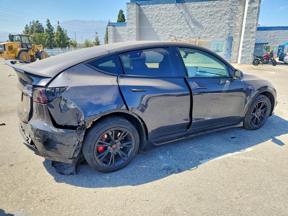 2024 TESLA MODEL Y 3