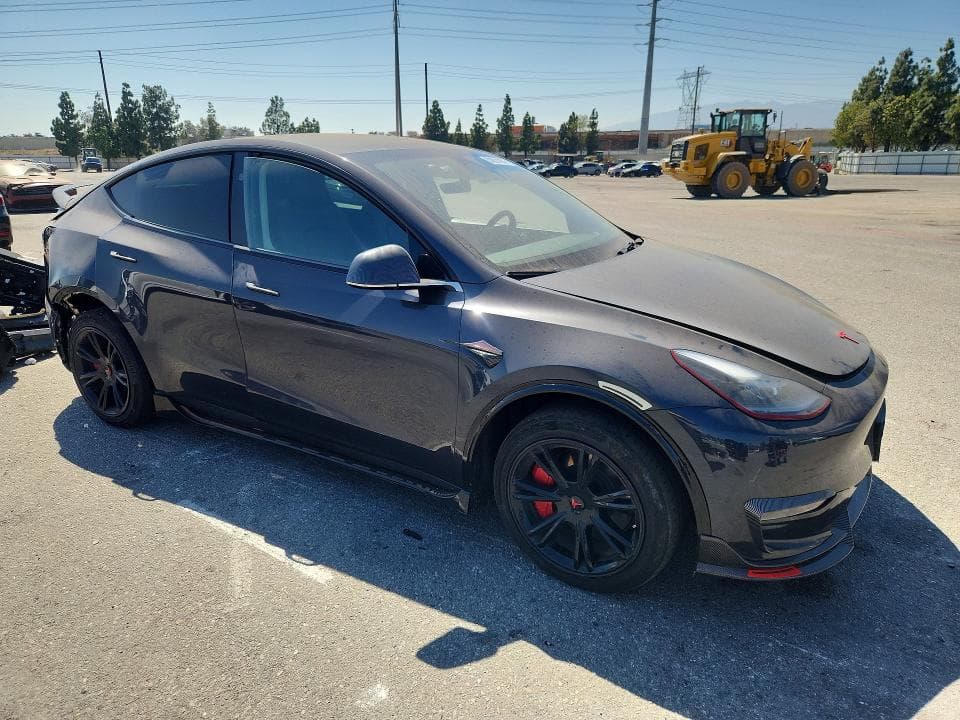 2024 TESLA MODEL Y 4