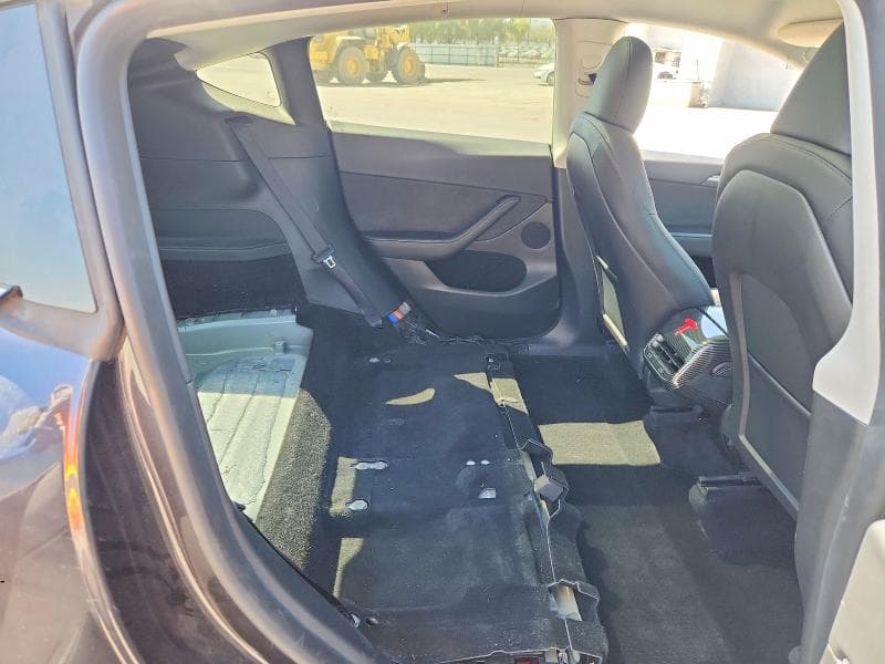 2024 TESLA MODEL Y 10