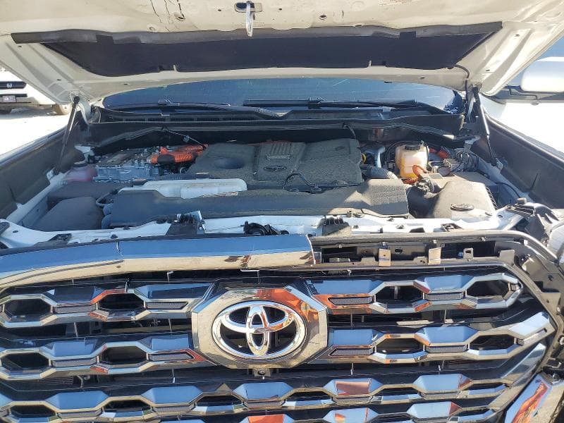 2025 TOYOTA TUNDRA PLATINUM HV PLATINUM HV 11
