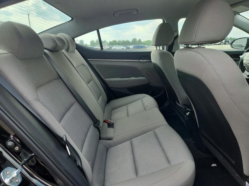 2018 HYUNDAI ELANTRA SEL 10