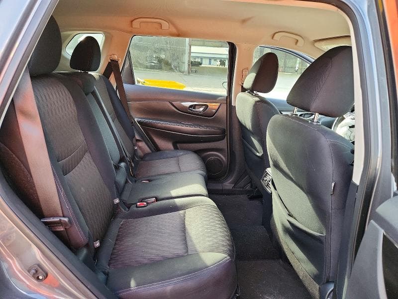 2019 NISSAN ROGUE S 11