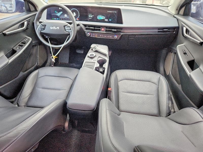 2023 KIA EV6 WIND 8