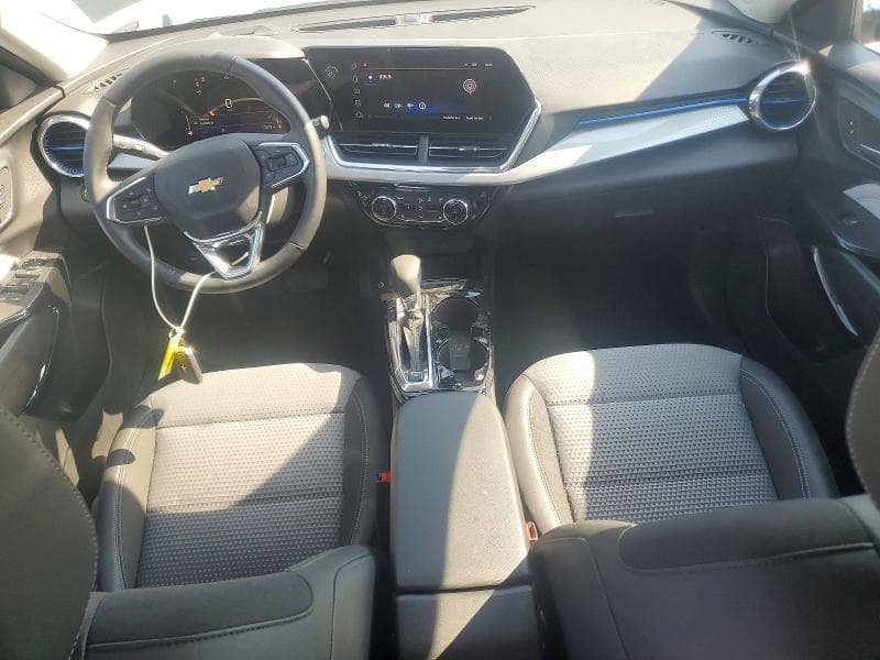 2025 CHEVROLET TRAX 1LT 8