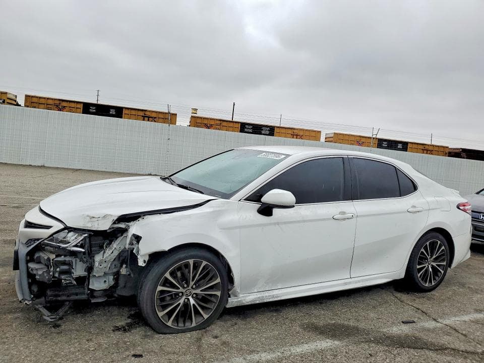 2020 TOYOTA CAMRY SE - 1