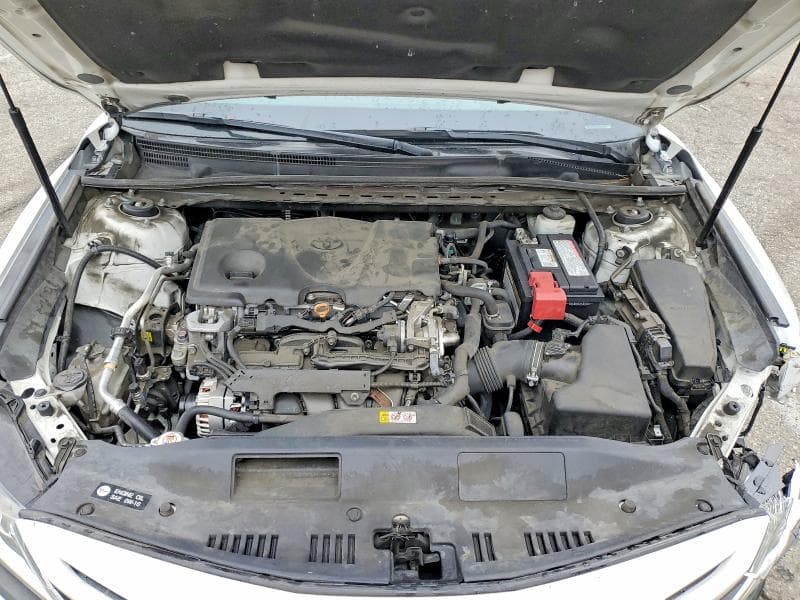 2020 TOYOTA CAMRY SE 11