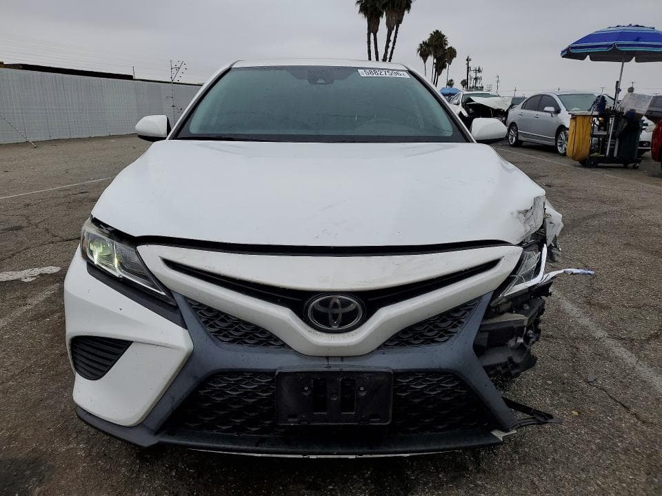 2020 TOYOTA CAMRY SE 5
